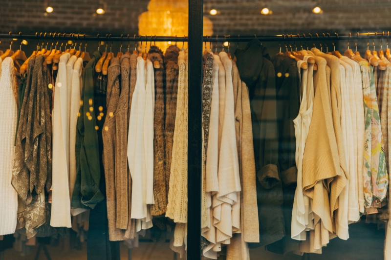 vente-ANDON-min_clothe_fashion_store_shop_window_store_front-21277